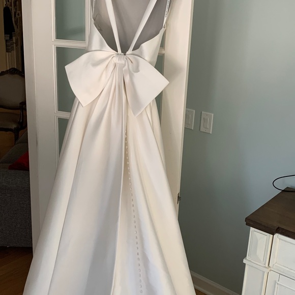 Designer Morilee Madeline Gardner Wedding Dress, size 8 - Picture 2 of 3